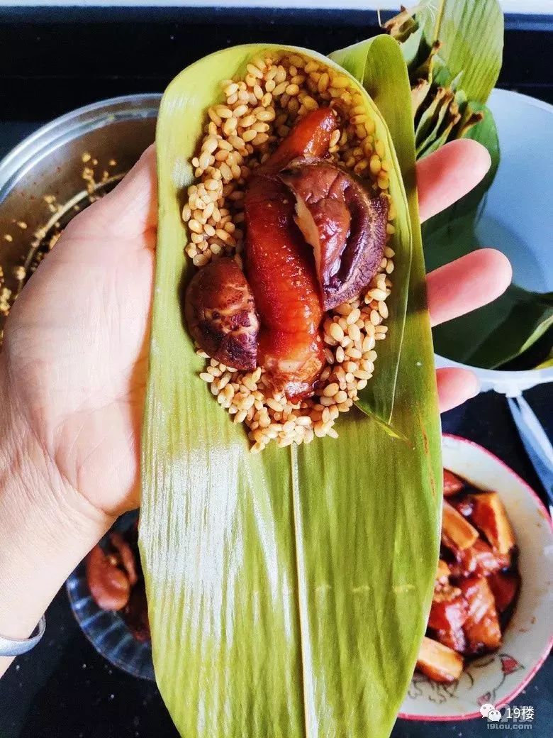 粽子捂脸流泪,鲜肉粽蛋黄粽