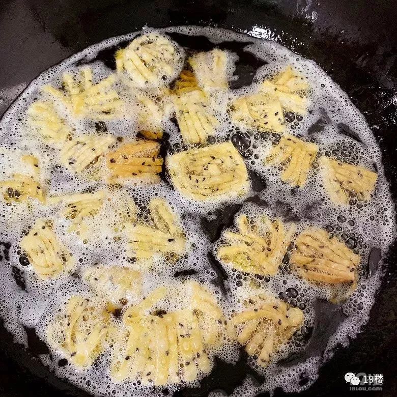 粽子捂脸流泪,鲜肉粽蛋黄粽