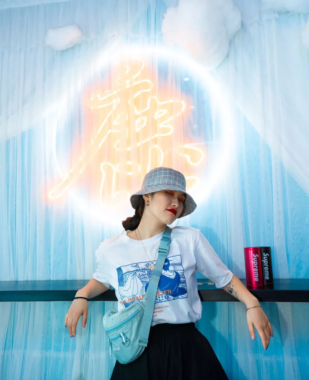 喝下一杯“星空”！探秘出片率200%的奶茶店，引众人打卡的秘密竟然是...