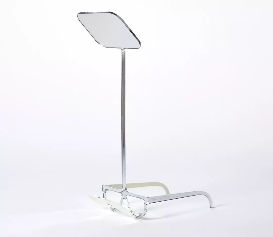 “戳爷”号召庆祝“同志骄傲月”；宠物需植入芯片写入日本法规；提供高视野的“潜望镜”眼镜…「设计烩报135期」