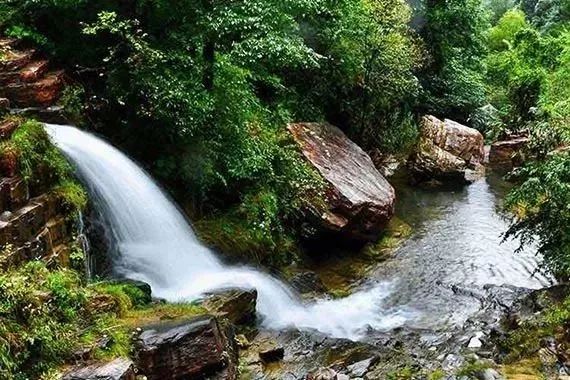 万仙山景区春节免门票,万仙山郭亮村特价两日游