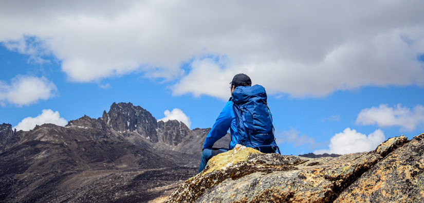 小鹰登山包老款新款区别,小鹰登山包65升效果