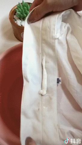 风油精喷在衣服上会怎么样,风油精滴到衣服上要怎么解决