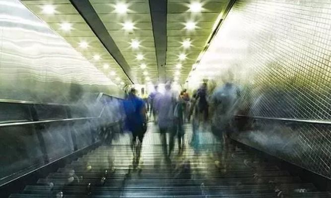 住手放开,放开那个女孩