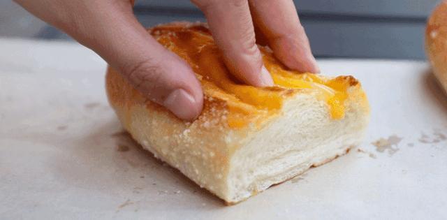 酵墅把奶茶怼到面包里了！这脑洞我服