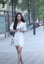 街拍搞笑迷惑行为,揭秘女生拍照的迷惑行为