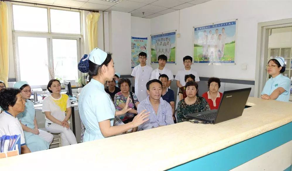 我院泌尿外科举办“科普小课堂”为住院患者及家属普及健康知识