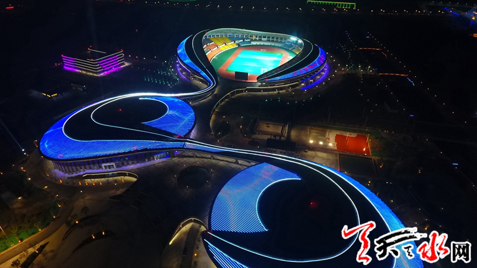 天水体育中心游玩,天水市体育中心跑道