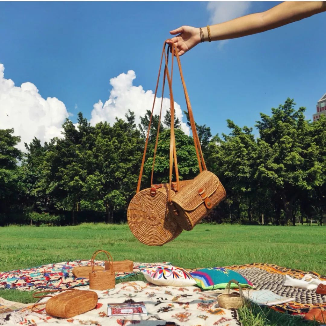 不是菜篮子不好看,这50款明星潮人都爱的草编包,才没有过时