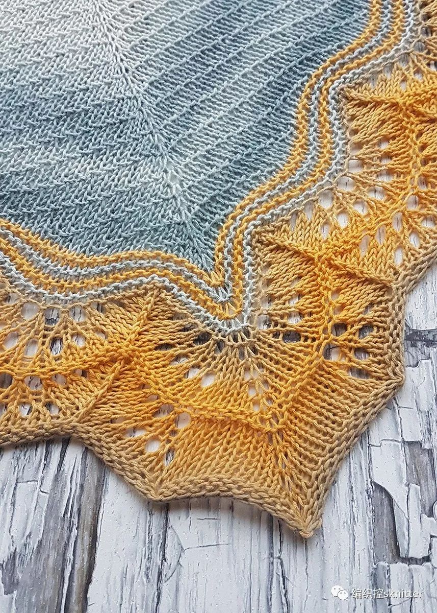 钩针三角蕾丝镂空披肩,孔雀羽三角蕾丝披肩详细教程