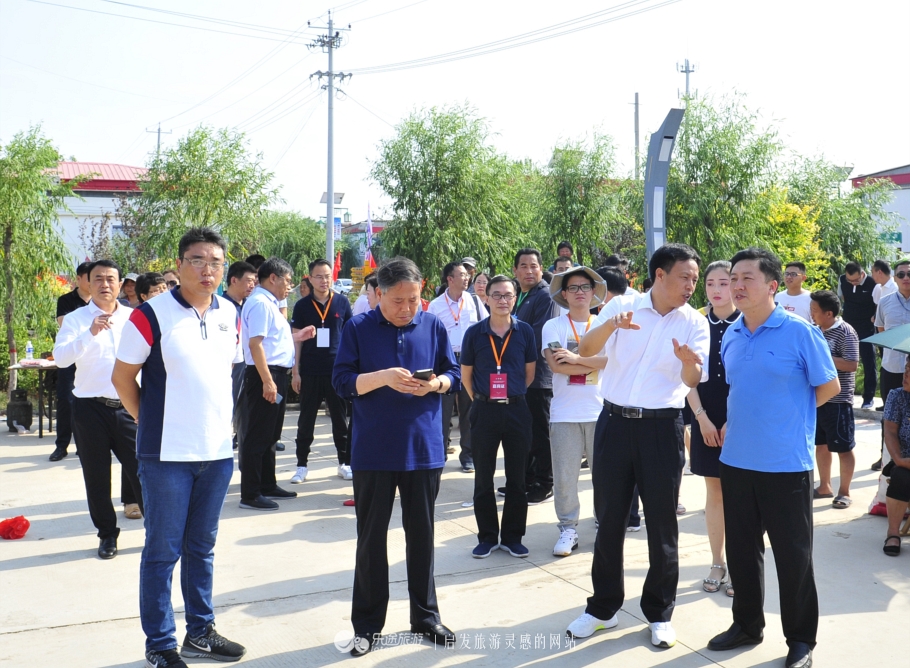 巨鹿县靠两果一花28年干了这么多大事