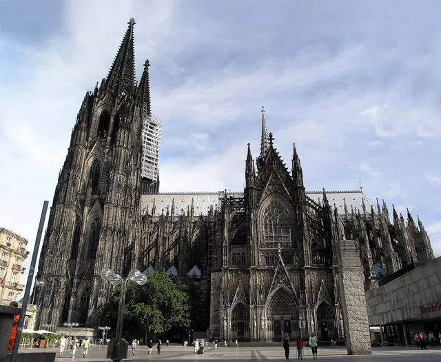 欧洲旅游教堂推荐,去欧洲旅行一定去五大教堂和城堡
