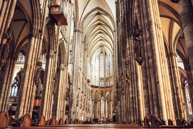 欧洲旅游教堂推荐,去欧洲旅行一定去五大教堂和城堡