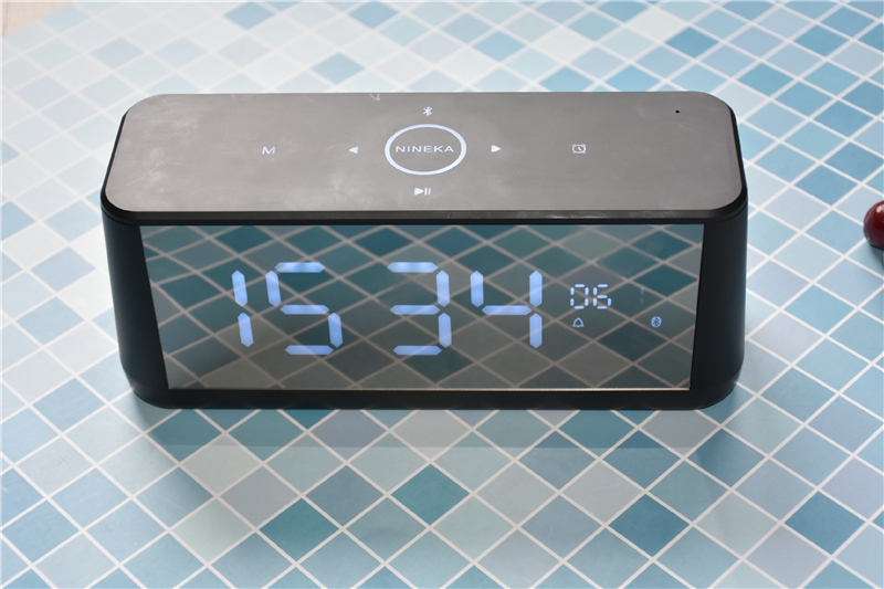 复古蓝牙音箱学生党开箱,手提式蓝牙音箱开箱测评