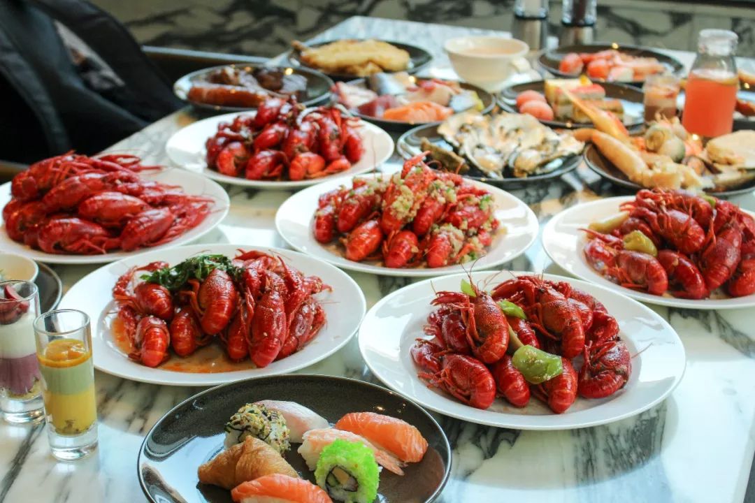 ¥498起/2位|西湖畔传奇酒店!6种口味小龙虾+美国生蚝+澳牛不限量!千岛湖啤酒尽情畅饮