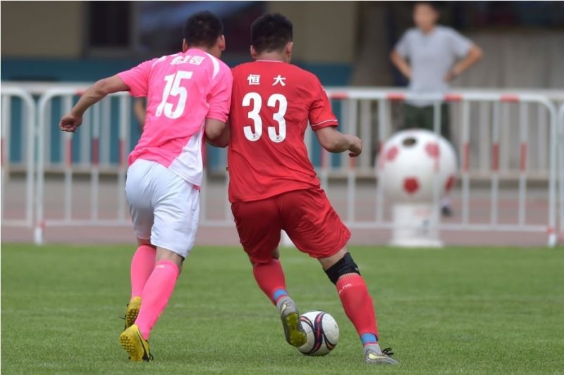 全力以赴的你,聚焦绿茵场