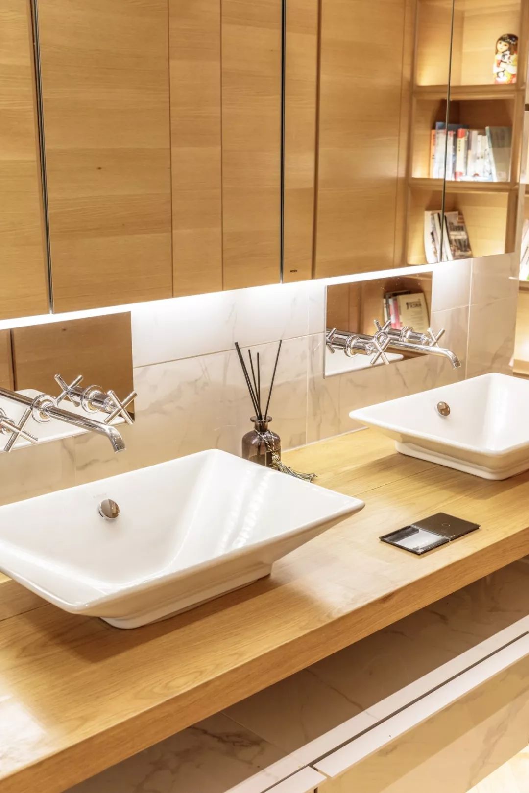 阳台很大要不要装窗帘,阳台太大能装铝合金窗吗