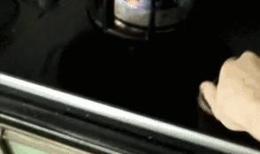 燃气灶打不着火用打火机可以燃着,燃气灶被水浇灭后打不着火怎么办