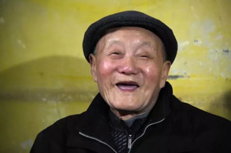 经历世事沧桑依然初心不改,岁月流逝初心不改的话