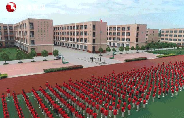 江苏省滨海中学五千师生歌唱祖国,礼赞新中国