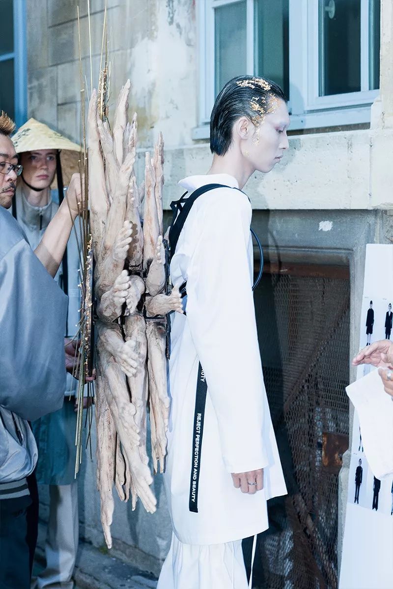 男装周|你看过国产玄幻杂志《九州幻想》么？最近都在搞这种未来修行