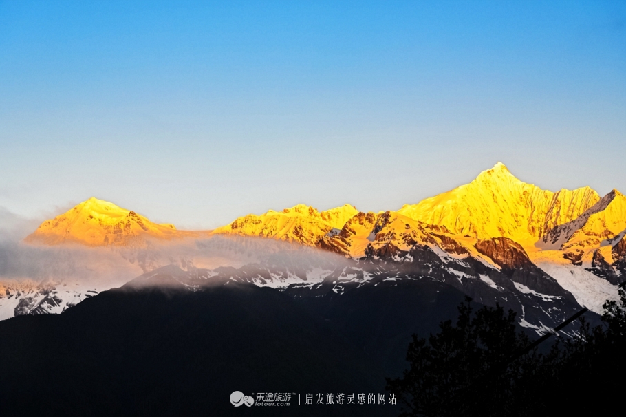 卡瓦格博神山图片大全,卡瓦格博峰的风景