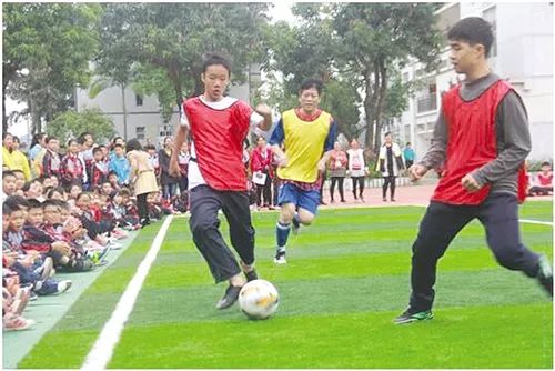 多彩特色课程开课激发孩子学习热情