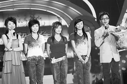 早报今天的新闻视频,早报今天新闻