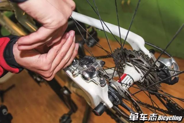 油压碟刹清洗注意事项,油压式碟刹维修