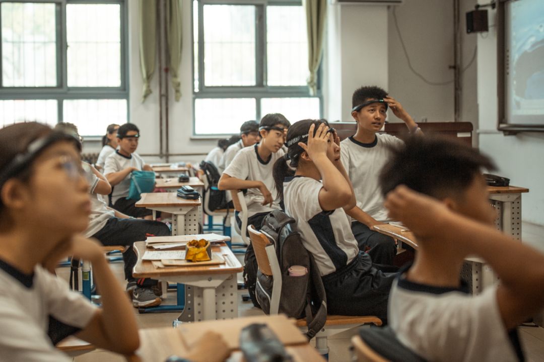 控制大脑视频,监控人脑思维的仪器