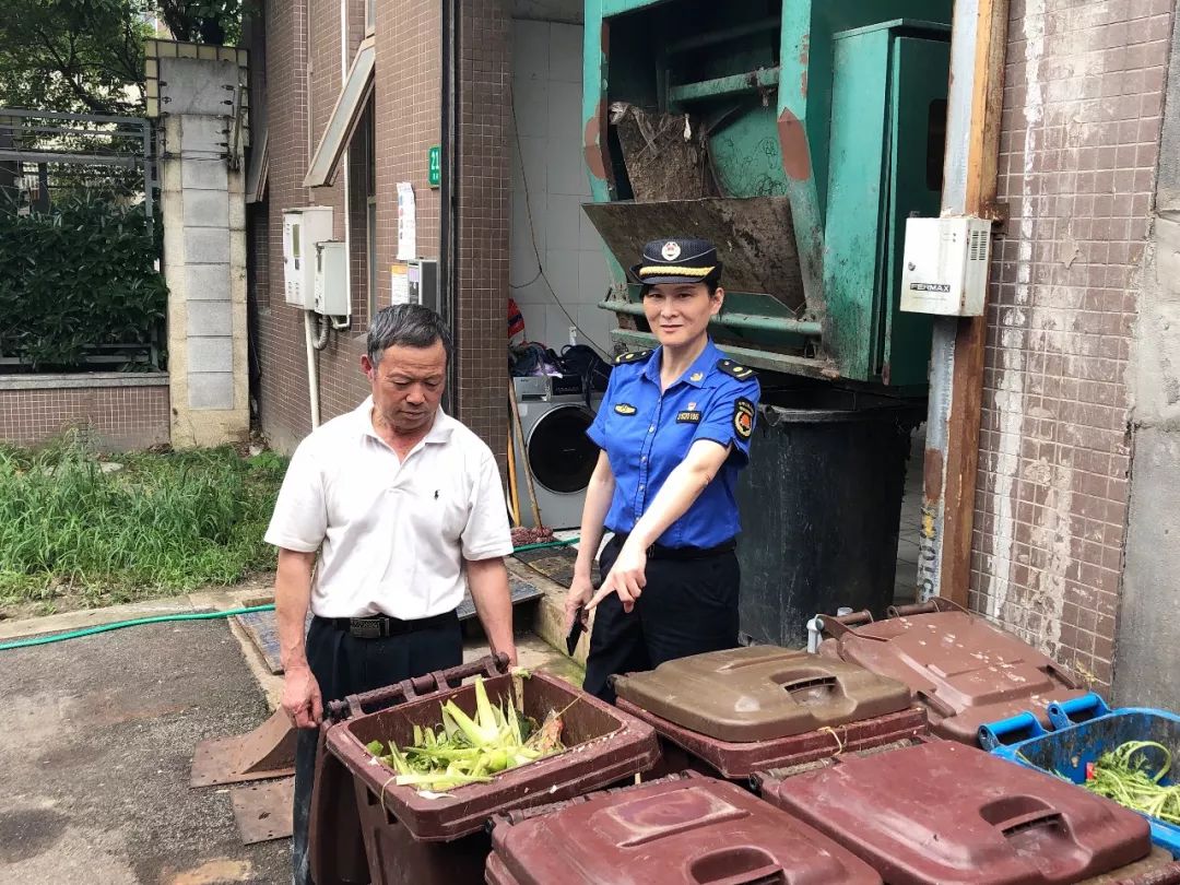 大宁“国脚级”城管一年受理案件上千件，凭实力赢民心