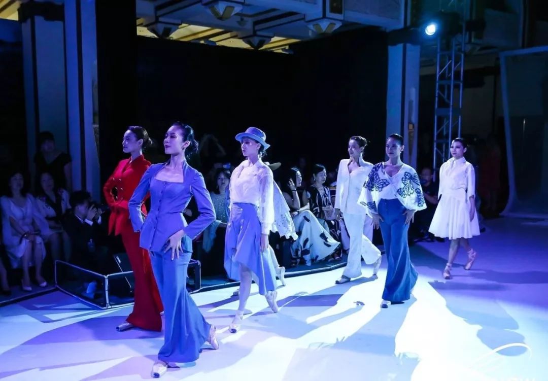 高定巴黎时装周发布会,香奈儿春夏高定时装周