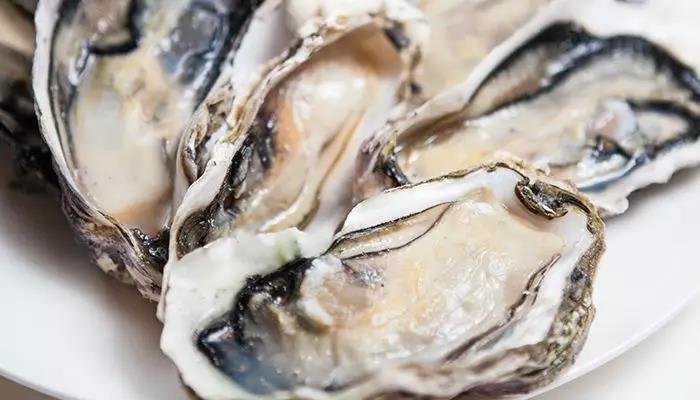 4岁儿童长胡须正常吗,4岁小孩长胡须