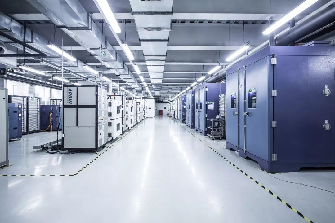 宾利百年纪念款添越多少钱,宾利新能源新车发布会