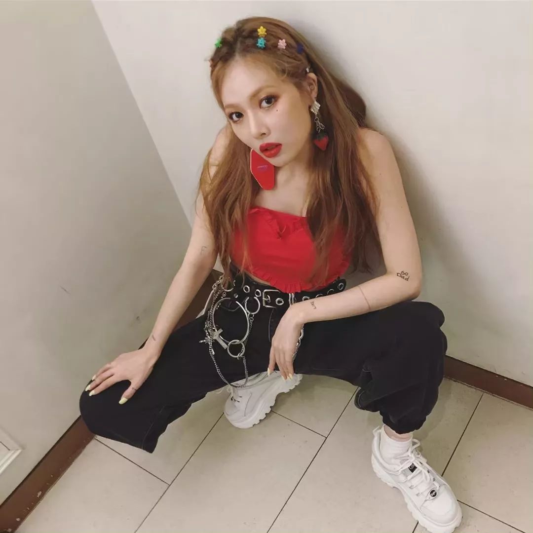 金泫雅的红卡点,金泫雅年卡