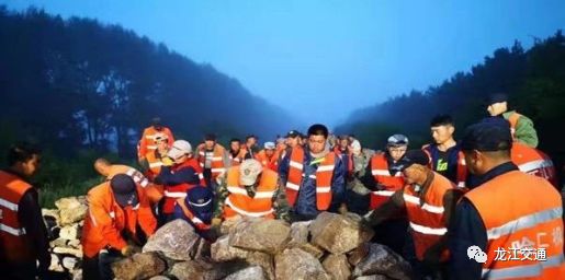 黑龙江铁路部门全力抢修水害断道,哈铁林密铁路线水害区段恢复开通