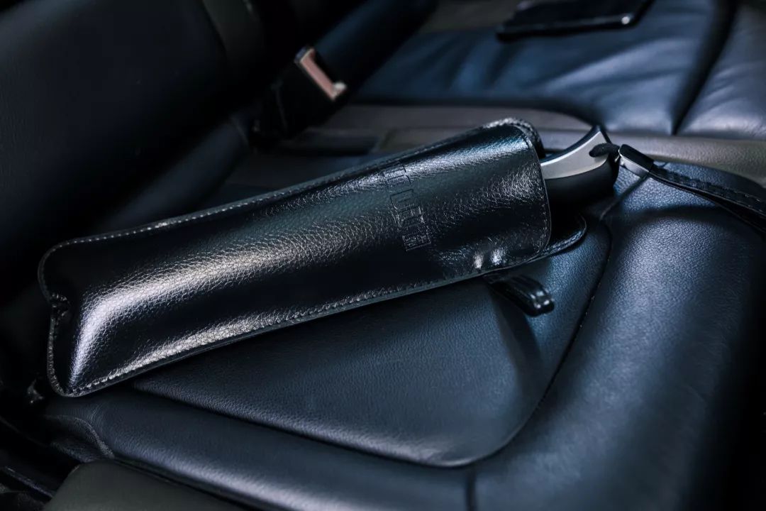 能抗8级大风和车压的暴风伞测评,硬汉级暴雨伞