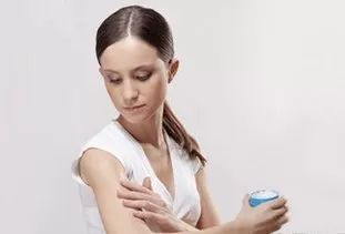 代餐粉、酵素、瘦身包、暴汗服，这些“网红”减肥产品靠谱吗？