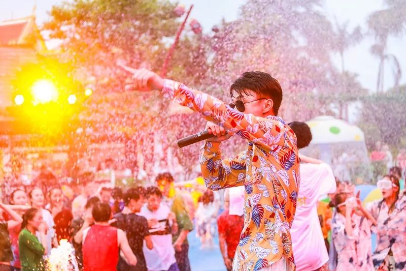 国庆假期方特狂欢夜,7月方特水上乐园活动