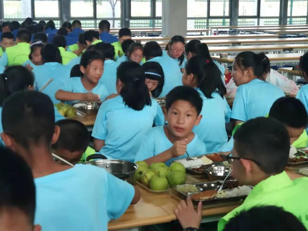 青少年暑期七彩夏令营系列活动,暑假夏令营让你嗨翻天