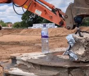 踢瓶盖挑战视频集锦,韩国人看各个国家踢正步