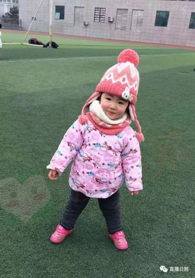 两岁宝宝腿磕青了,2岁宝宝腿磕了一下走路一瘸一拐