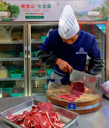 火爆热闹的烧烤,火热地带烧烤