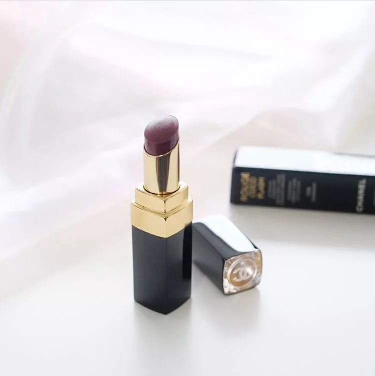 魔鬼李佳琦、直播一姐薇娅又带火了哪些单品