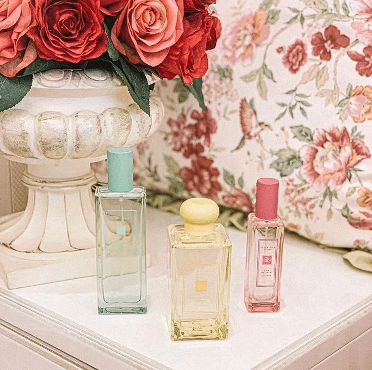 魔鬼李佳琦、直播一姐薇娅又带火了哪些单品