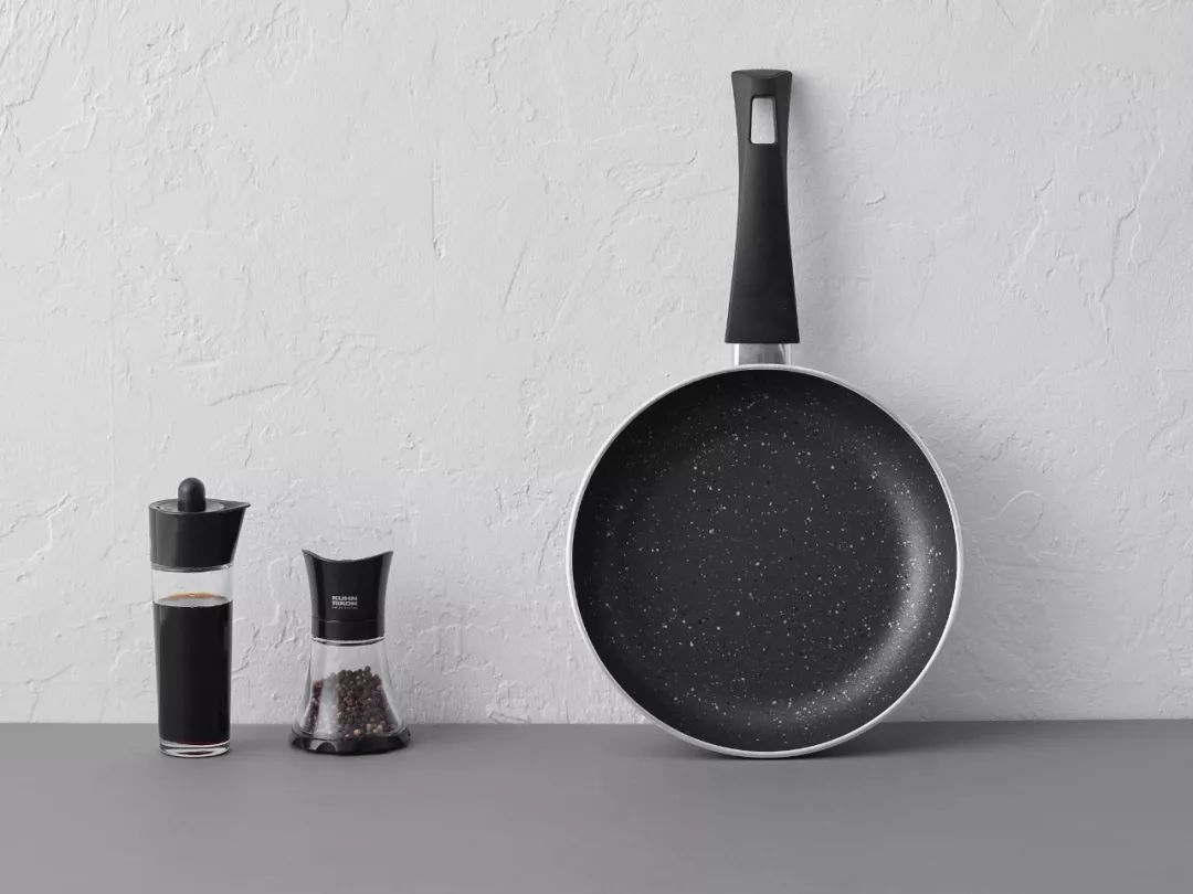 一条精选|300元不到,买了两口意大利的火山岩锅,做菜不粘还少油烟