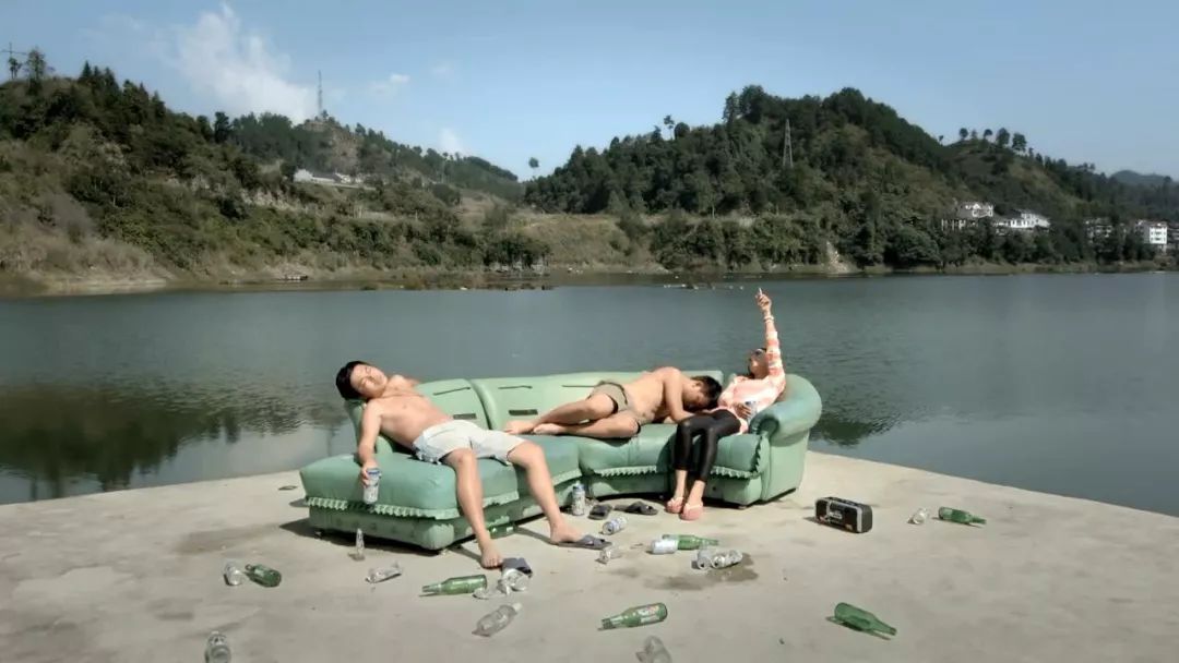 那片湖水电影,那片湖水片段