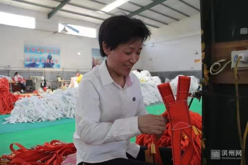 惠民网绳产业“让村民不出村就把钱挣”:老两口在家编网一个月挣7000元