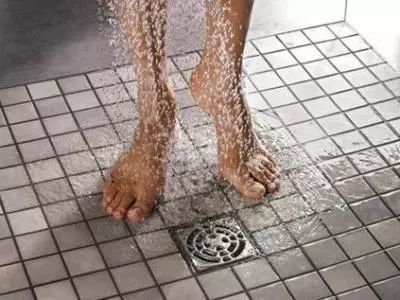 运动过后出汗能立马洗澡吗,运动后出汗可以马上吹风么