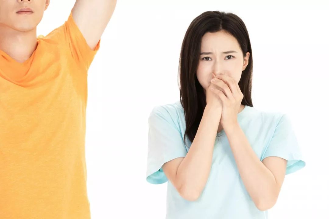 通过人散发的气味辨别病情,如何闻气味辨病